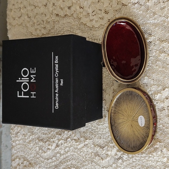 Genuine Austrian Crystal Trinket Jewelry Box NEW! Flowers and Bees Accent - Picture 9 of 11